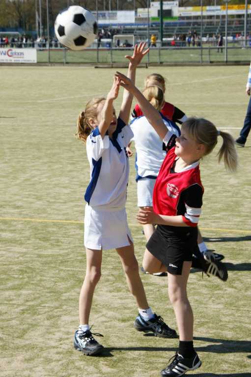 Korfbal E2  17 april 2010 -1.JPG